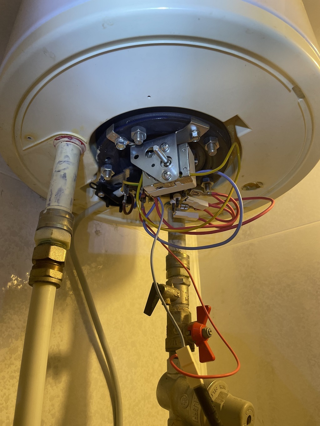 водонагрівач вертикальний